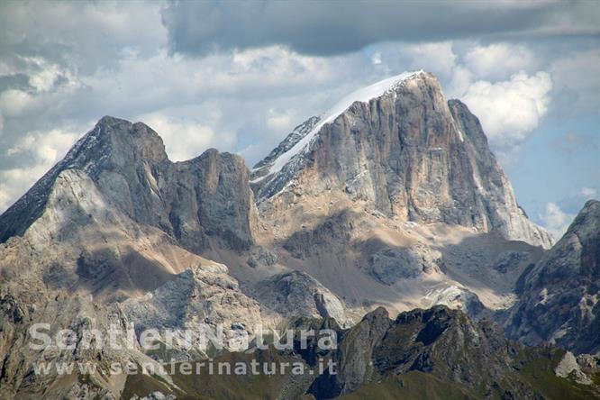 10-La caratteristica sagoma della Marmolada dalla Roda di Vael