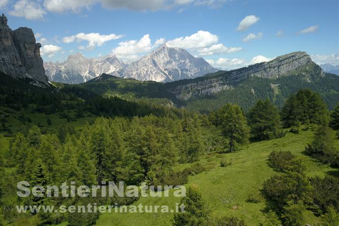 04-Panorama verso Antelao e monte Pena