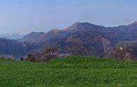 Cabia - panorama parziale dal pianoro sopra il paese