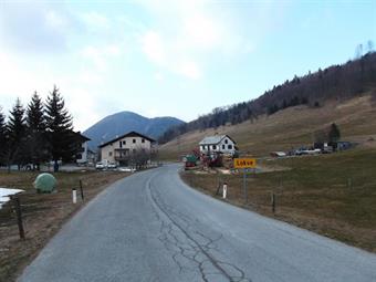 Ripresa la rotabile asfaltata rientriamo infine a Lokve, dove si conclude la nostra escursione odierna.