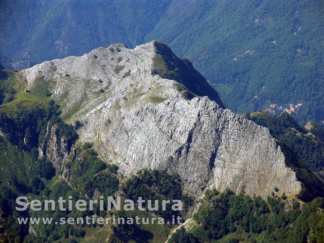 22-La cresta marmorea del monte della Mandriola