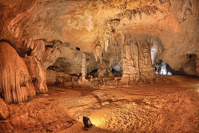 07-All'interno della Grotta del Bue Marino